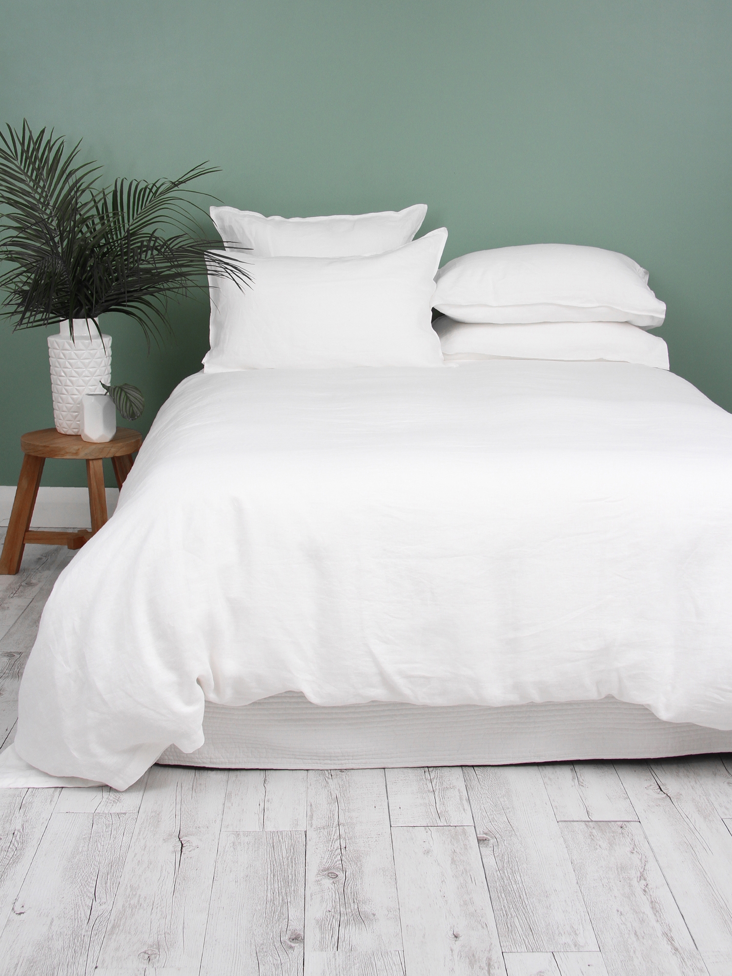 Trouva King White Loft Linen Duvet Cover Set