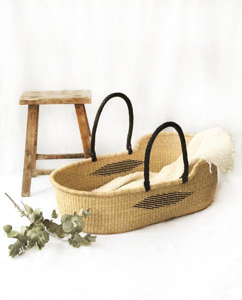 beaumont-organic-malikah-handwoven-moses-basket-with-leather-handles