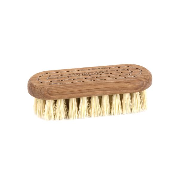 iris-hantverk-lovisa-nail-brush-1