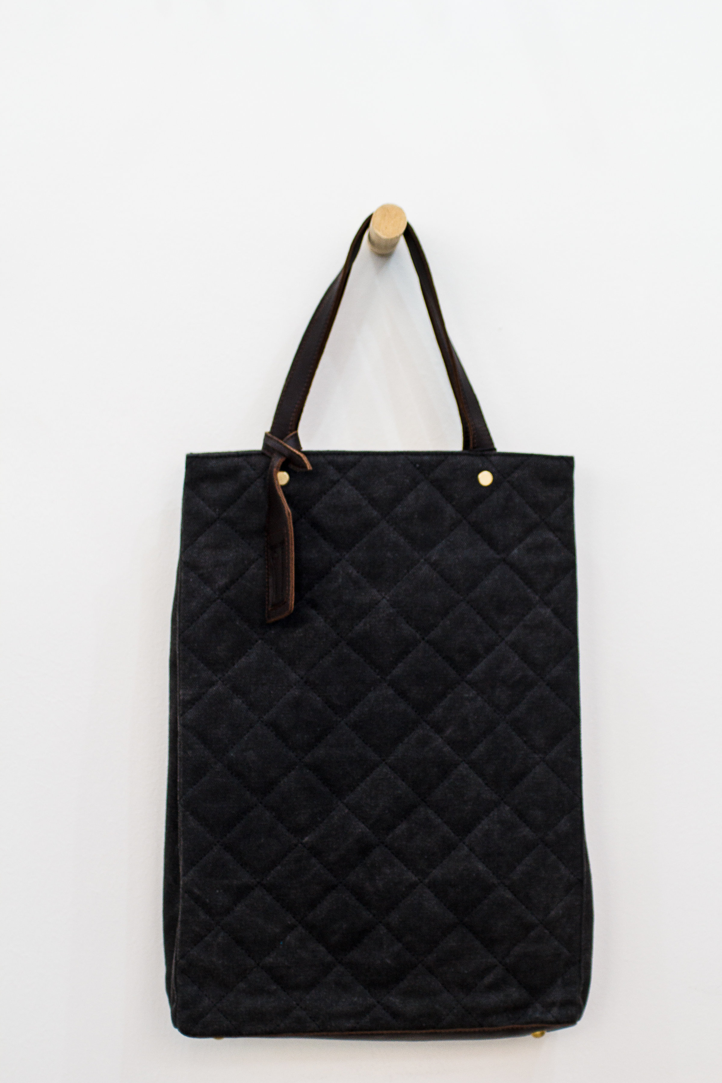 mutrend-urban-travel-black-quilted-shopper-bag