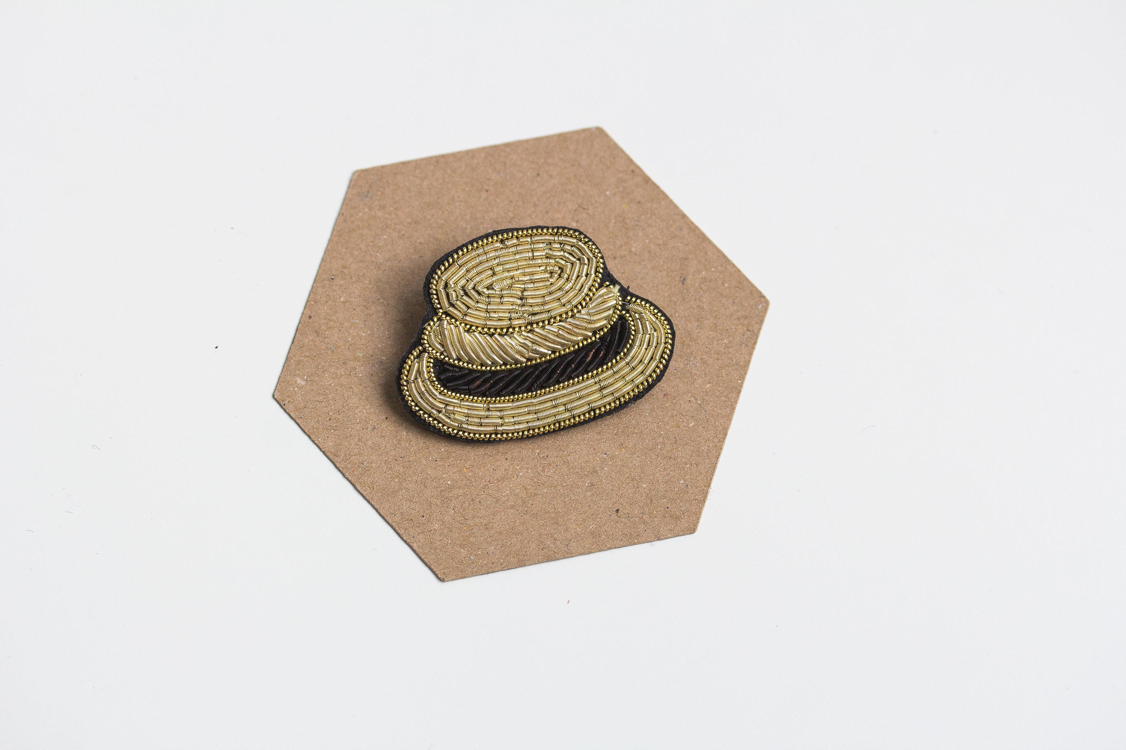 Straw Hat Light Gold Embroidery Brooch