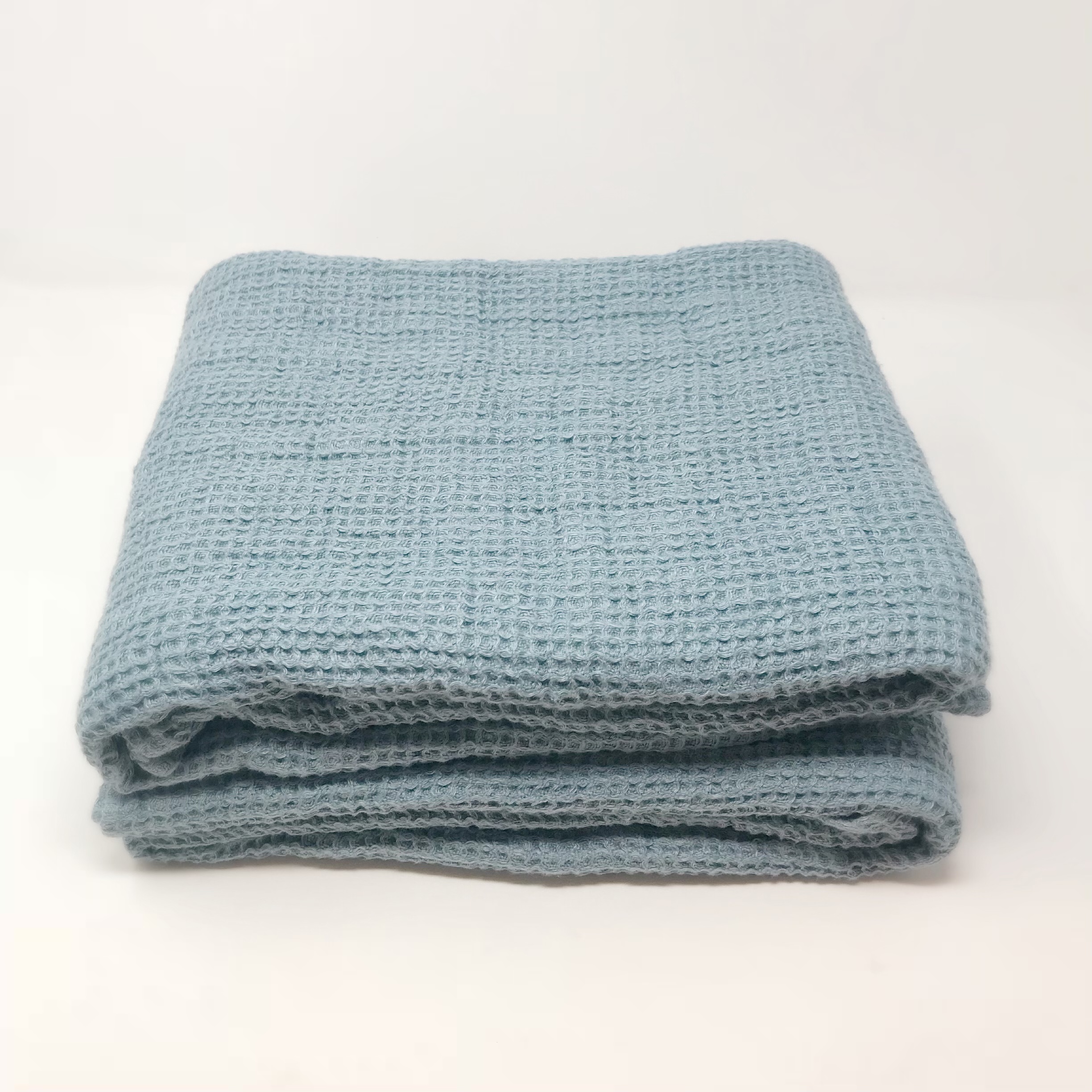 LinenMe Lithuanian Chunky Waffle Weave Bath Towel Blue