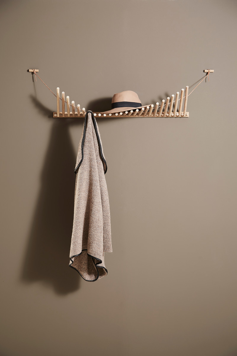 woud-oak-knaegt-coat-rack