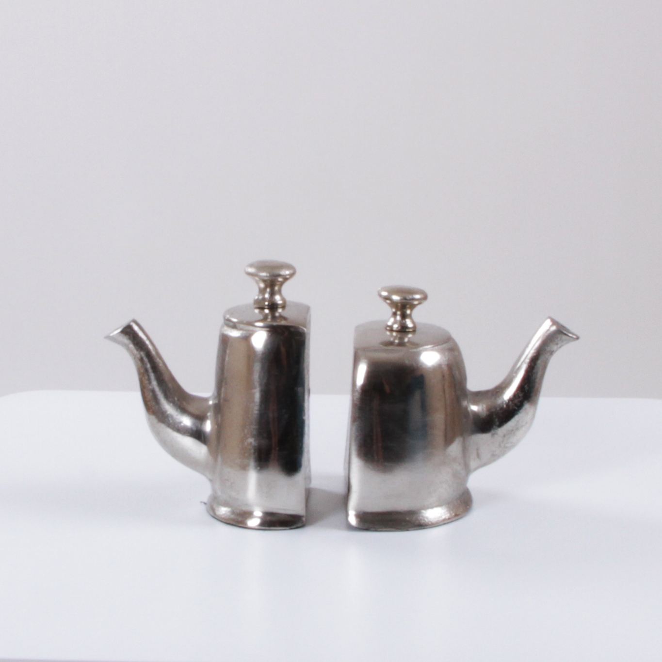 Warings Teapot Bookends