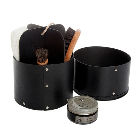 iris-hantverk-black-shoe-care-set-in-a-round-box