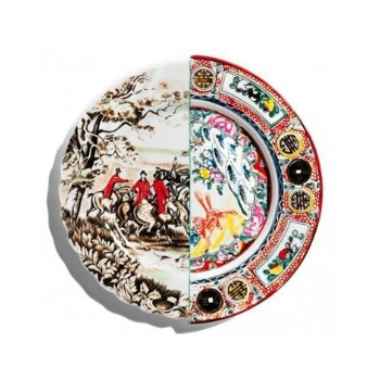 seletti-porcelain-hybrid-hunting-motif-decorative-plate