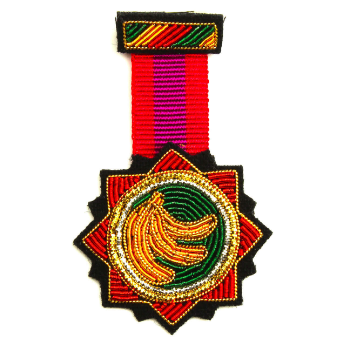 macon-and-lesquoy-medal-brooch