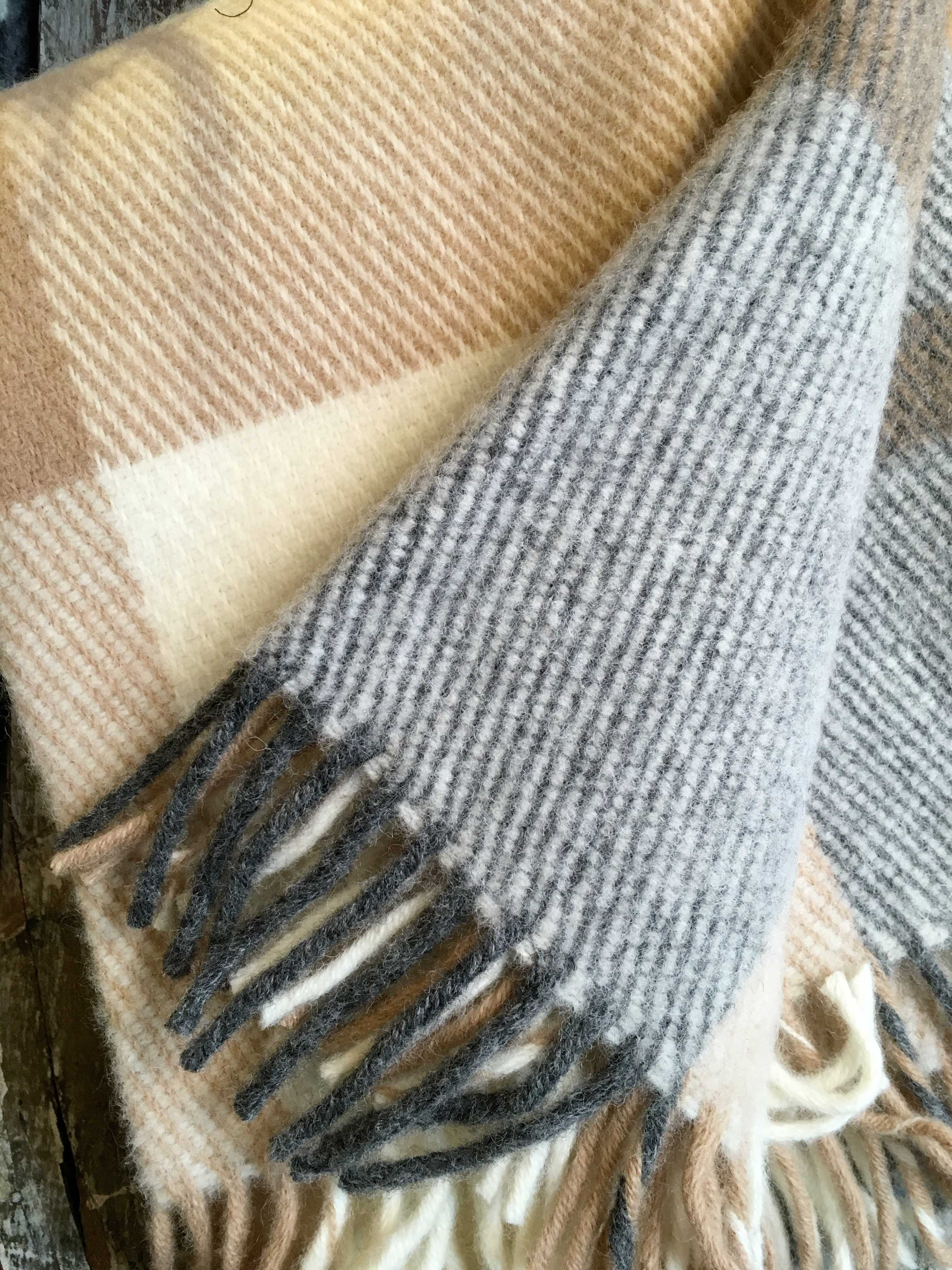 D&T Blanket Wool Cream Beige and Gray Checkered