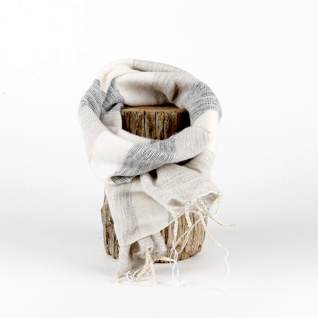 Sjaal met Verhaal Small Cream and Gray Cotton and Acrylic Scarf