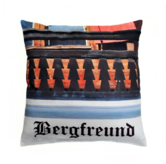 Rikiki Typo Cushion Bergfreund 40x40 cm