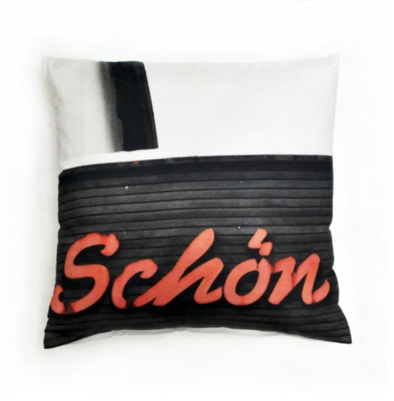 Rikiki Typo Cushion Schön 40 x 40cm