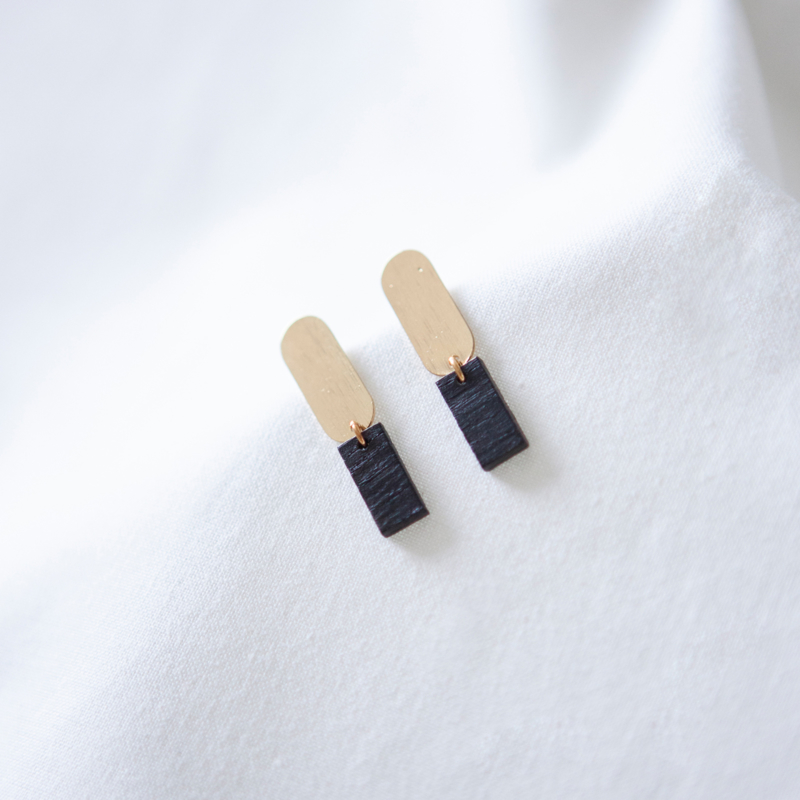 Studio Noknok Earrings Black 06