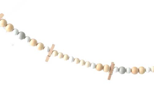 Dröm Collection Wooden garland for photos with soft colours