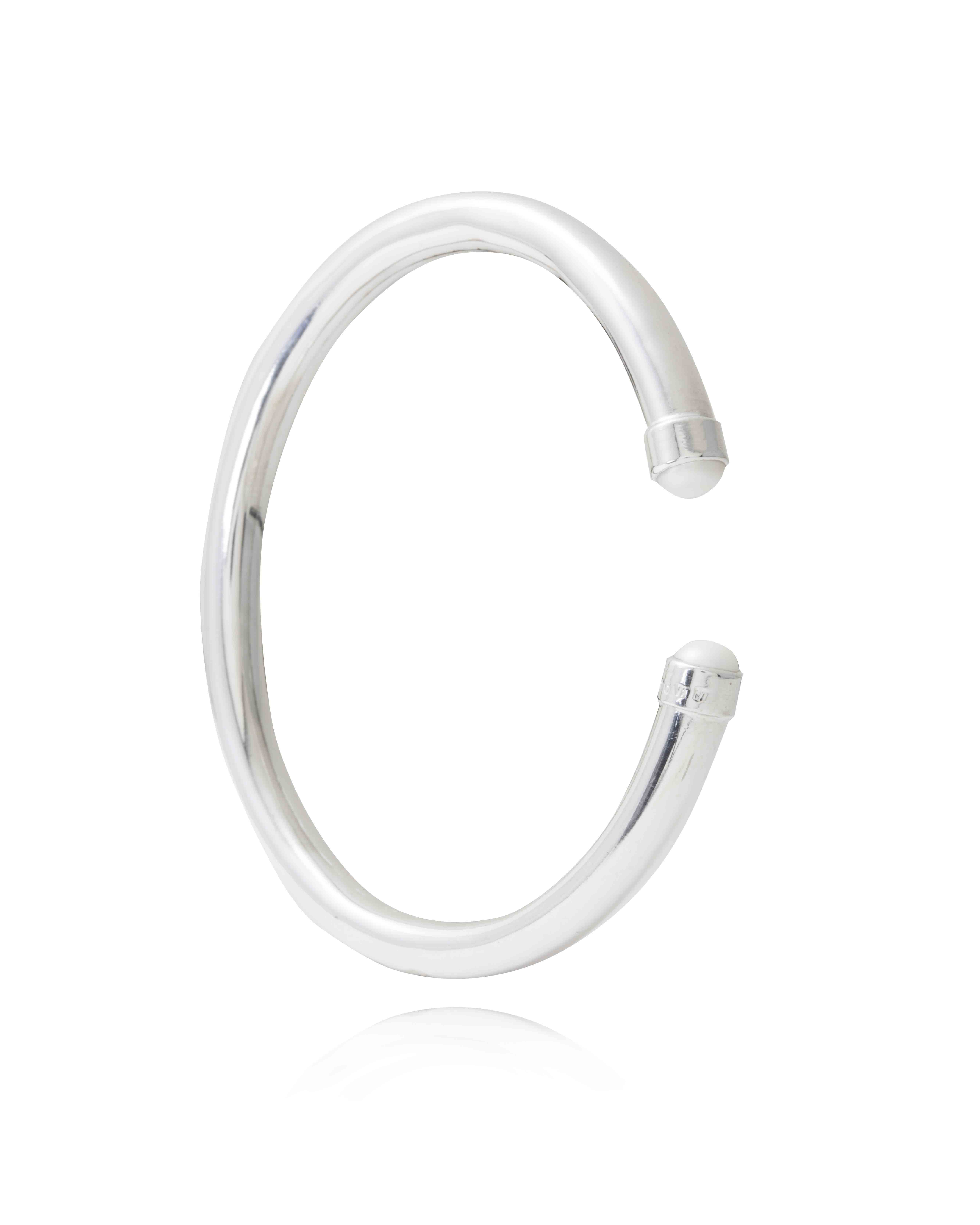 THE BROWNHOUSE INTERIORS Silver Twist Bangle with Natral Pearl Cabochon