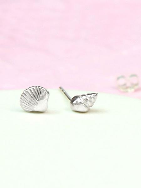 POM Shell Studs