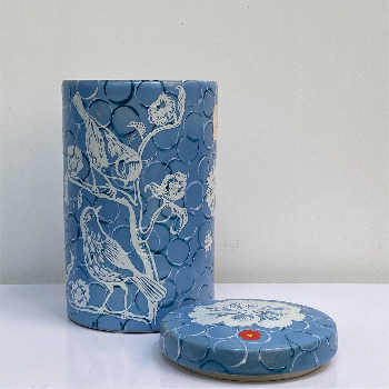 asiatides-light-blue-box-with-lid-with-white-flowers