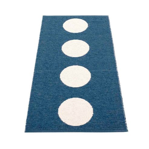 Pappelina Vera Rug Ocean Blue and Vanilla 70 x 150 cm