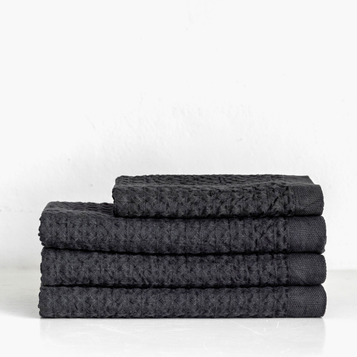 Kontex Lattice Linen Waffle Bath Towel - Charcoal