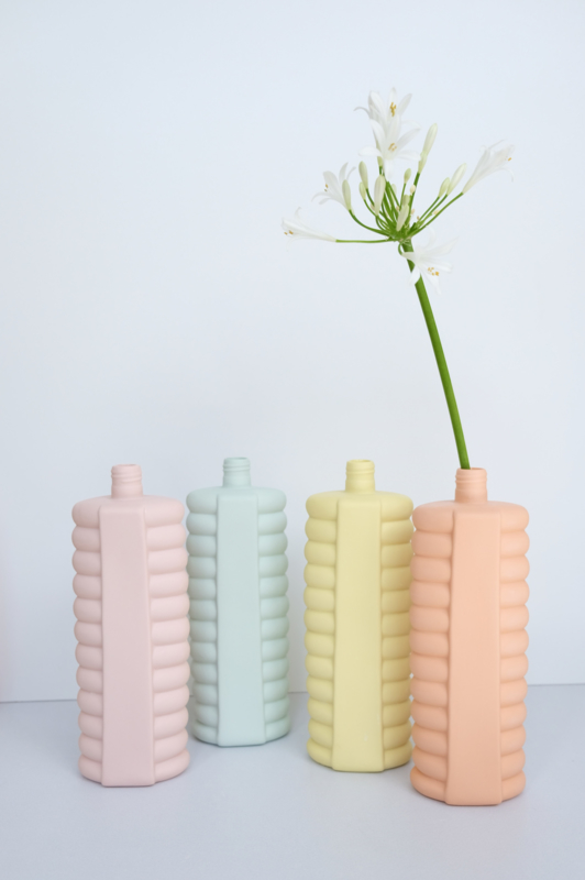 foekje-fleur-porcelain-bottle-vase-10