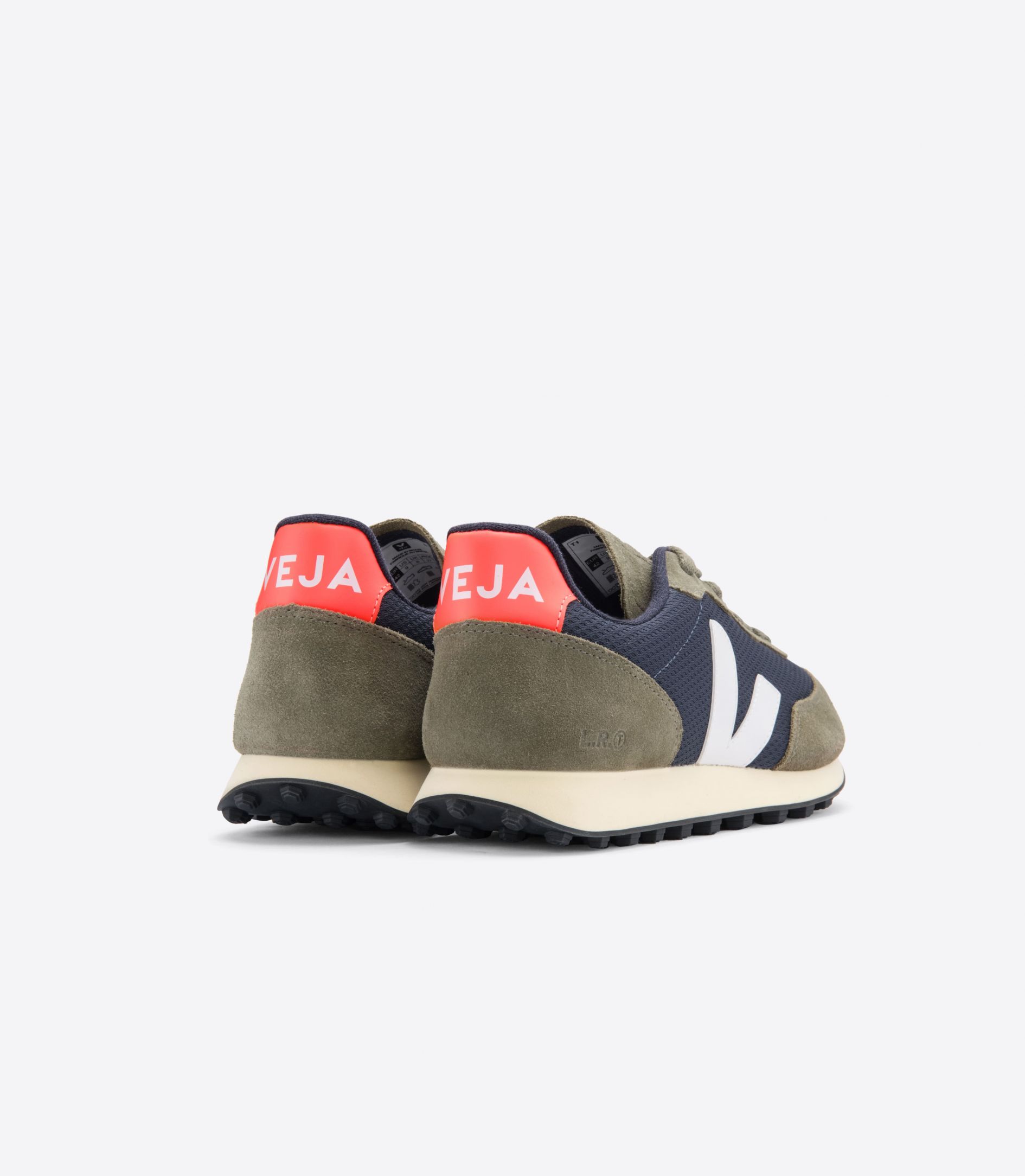 veja v1 silver trainers