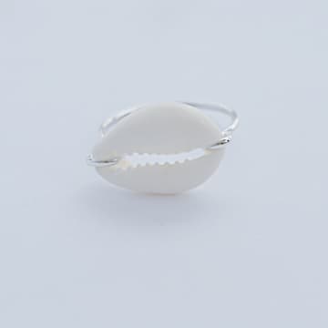 Bon Bon Fistral Silver Horizontal Cowrie Ring In Metallic