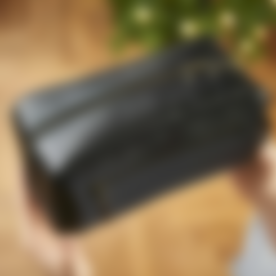 Vida Vida Black Luxury Leather Wash Bag