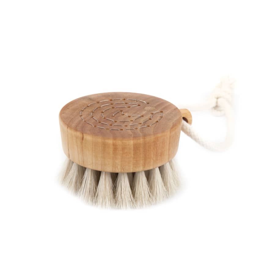 Iris Hantverk Round Body Brush With Rope