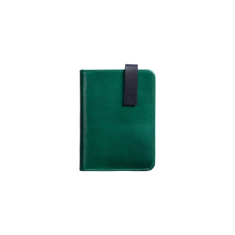 La Portegna  Green Passport Holder Case