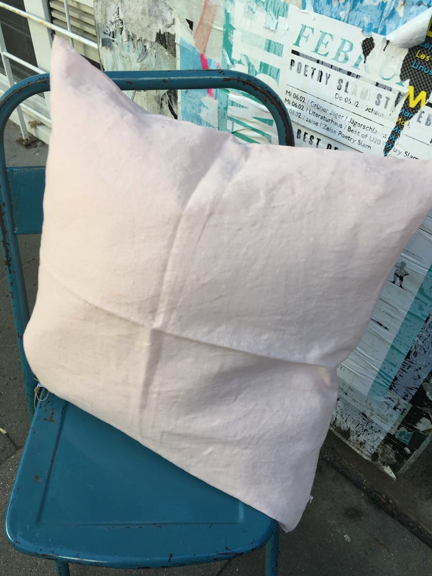 D&T 50 x 50cm Pink Linen Cushion