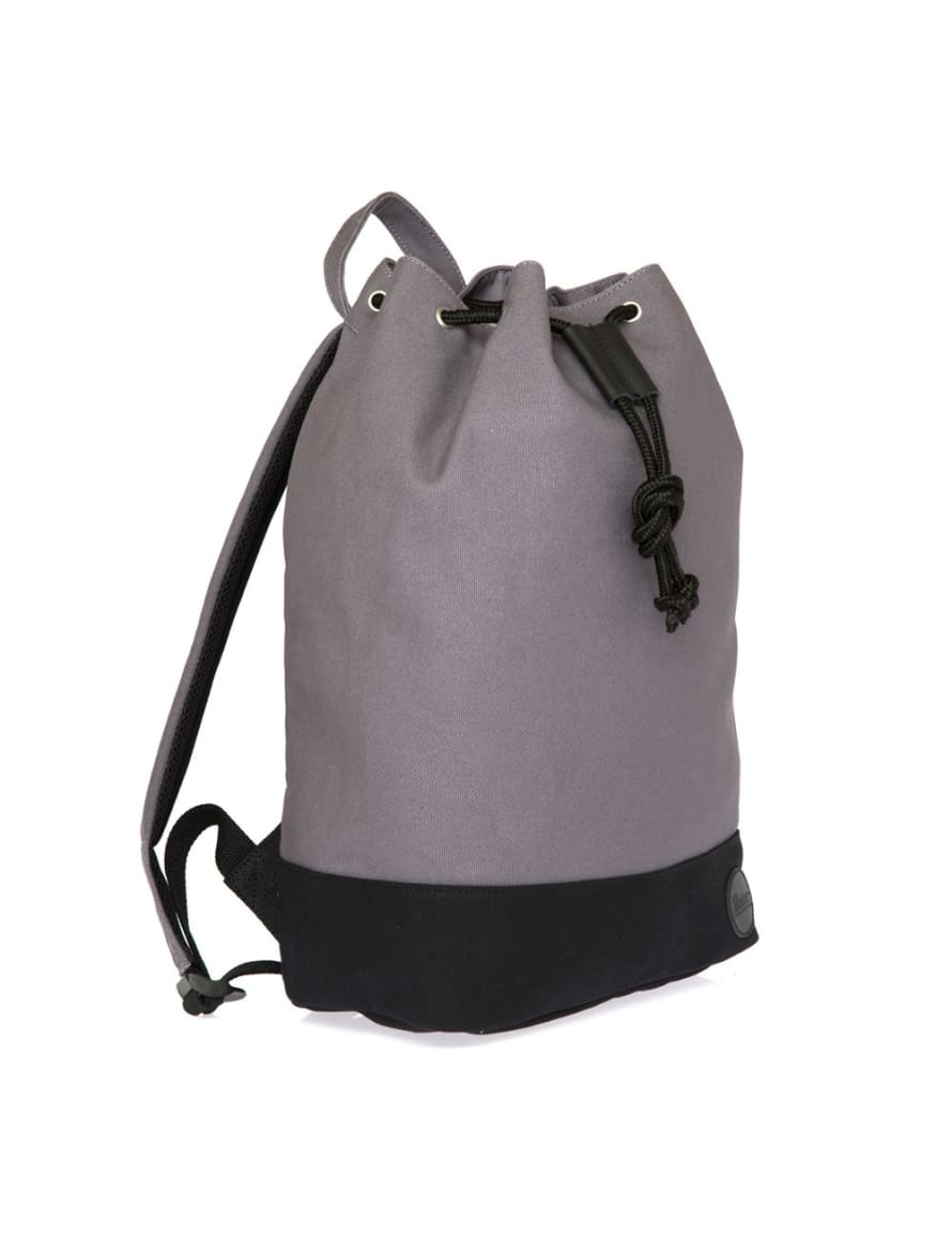 Torrente De confianza matrimonio Trouva: Mochila marinera clásica con base gris y negra