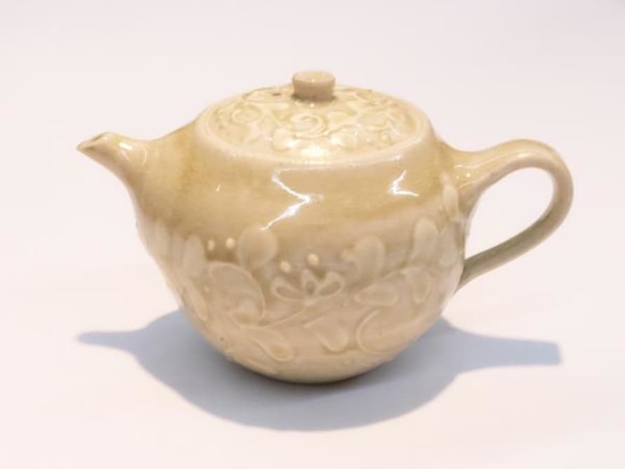 wagumi Ash White Tea Pot By Aya Kondo