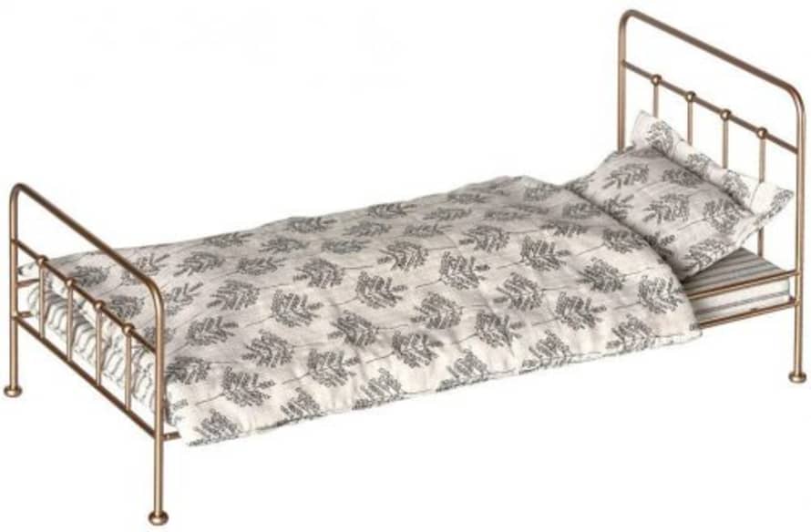 Trouva: Gold Metall Vintage Bett
