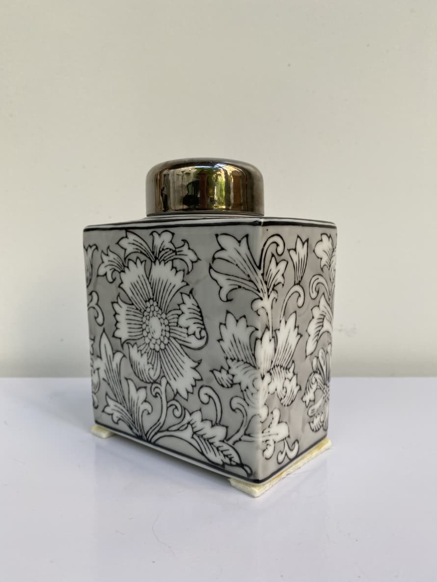 Asiatides Black/White Box with Lid