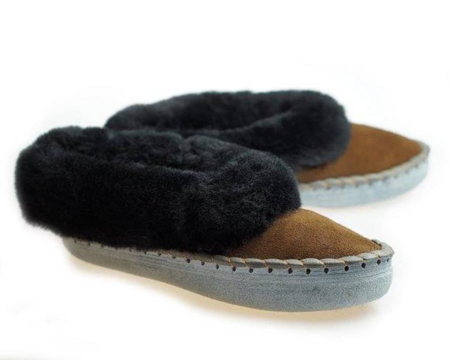 T&SHOP Mens Handmade Embroidered Sheepskin Slippers