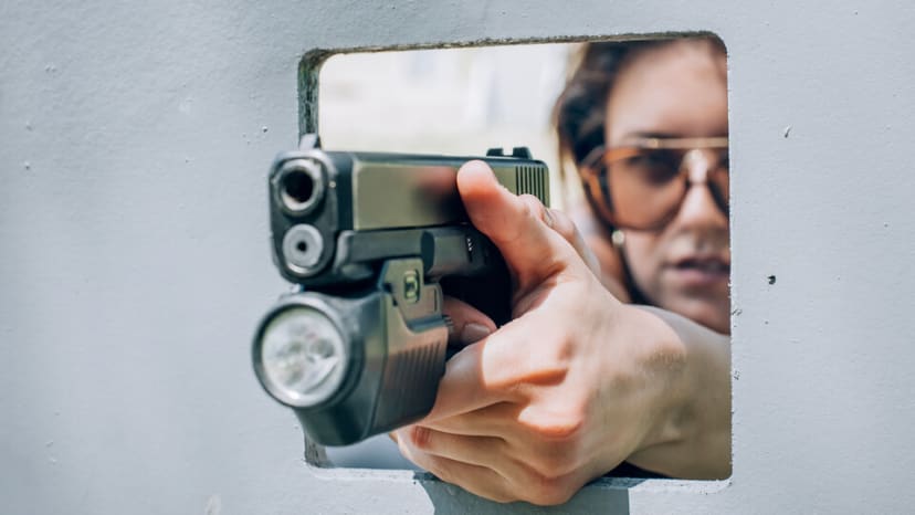 掩護後使用槍燈