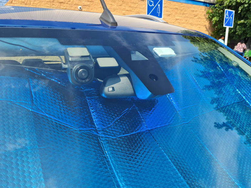 擋風玻璃上裝行車記錄器的麻煩