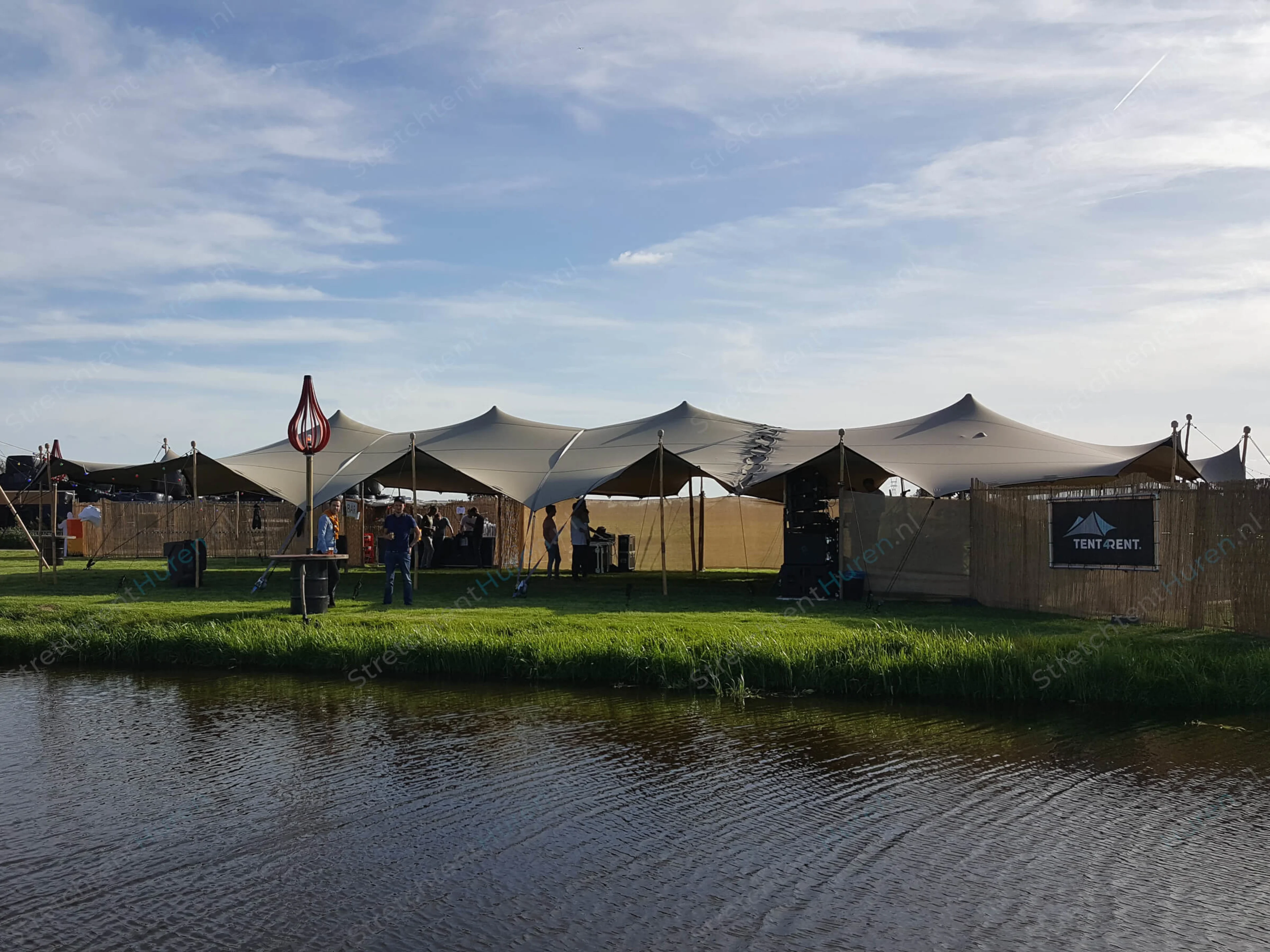 Stretchtent 10x22,5 meter huren