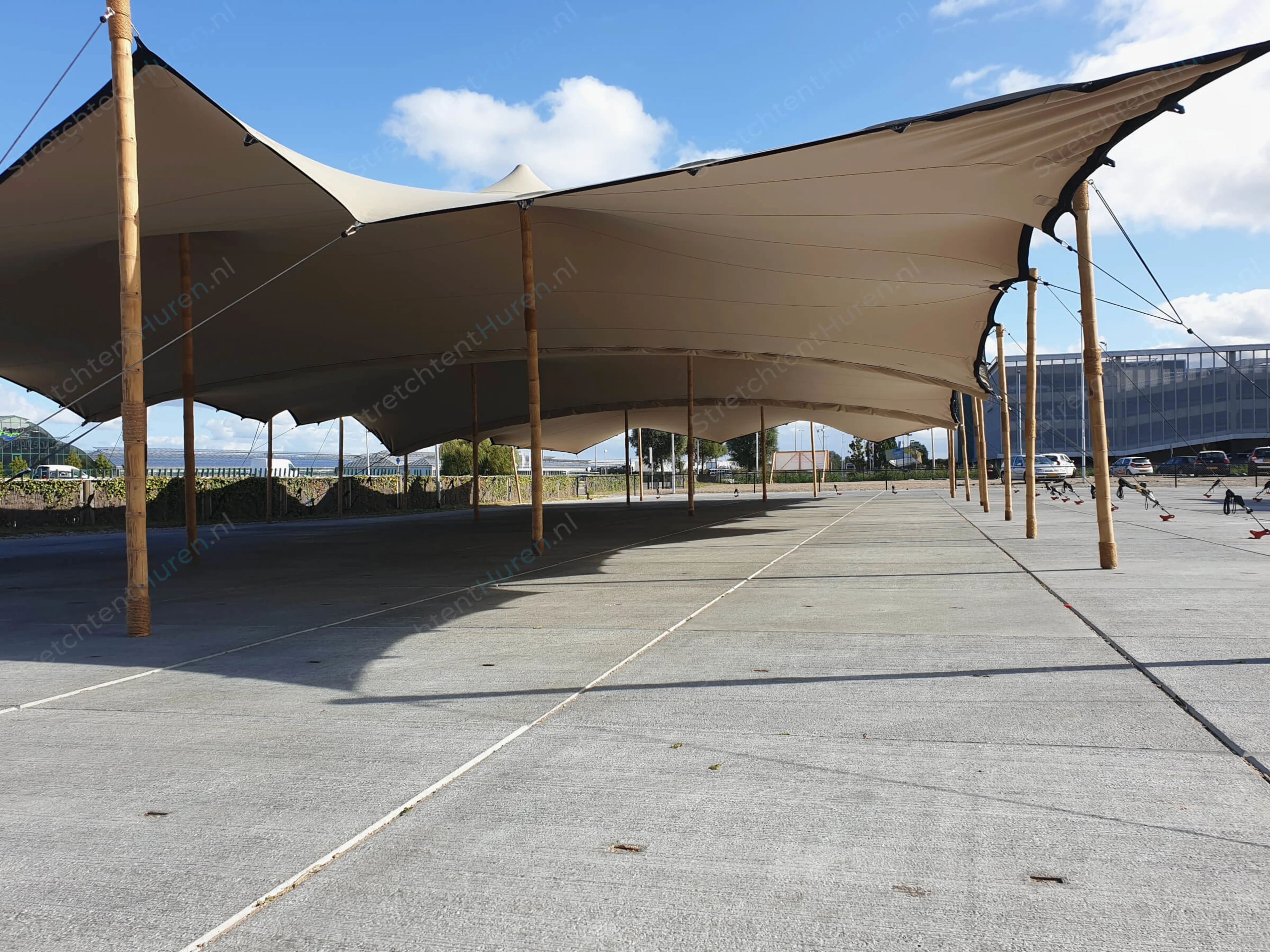 Stretchtent 15x30 meter huren