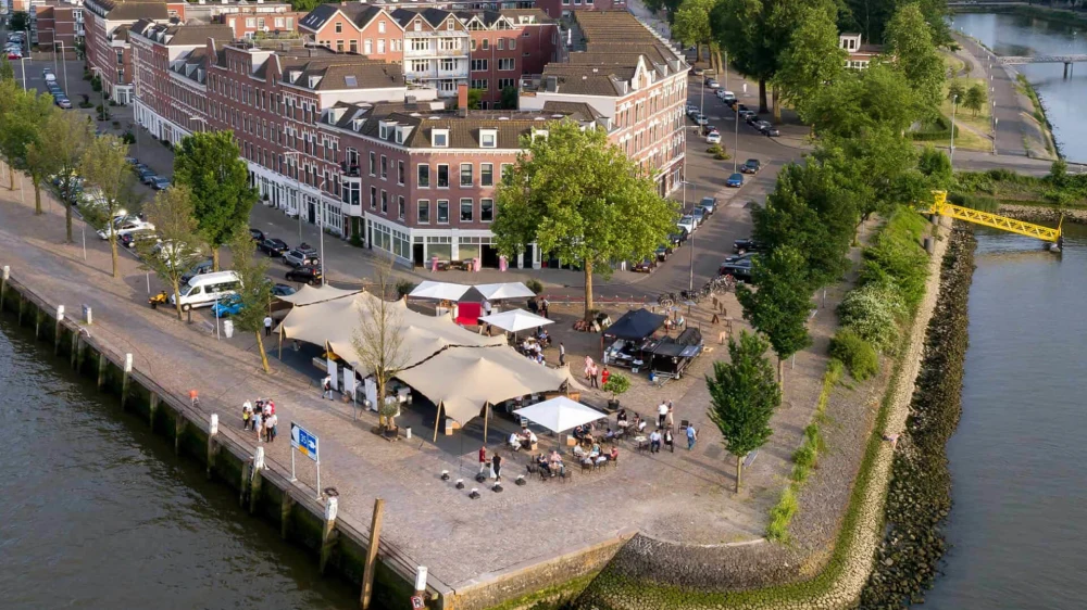 Stretchtenten gekoppeld voor groot evenement