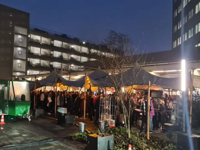 Gehuurde stretchtent voor een bedrijfsfeest