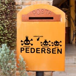 Postkasse stickers - familie 2 dødningehoveder 