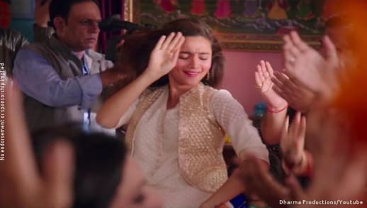 Vaidehi Trivedi Featuring Alia Bhatt Tamma Tamma Badrinath Ki Dulhania 2017 Fashn Me vaidehi trivedi featuring alia bhatt