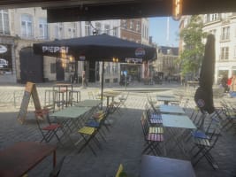 Working as a student at Café novo 