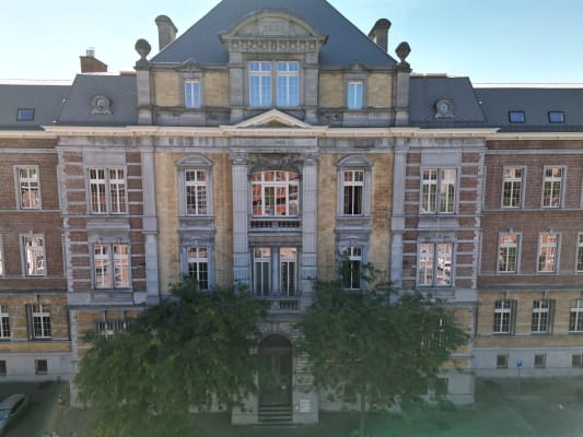 Namur banner