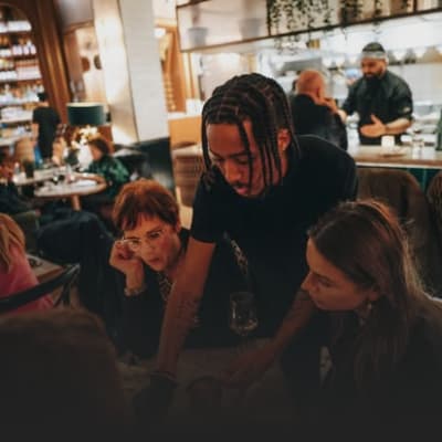 Travailler en tant que étudiant chez Le Conteur