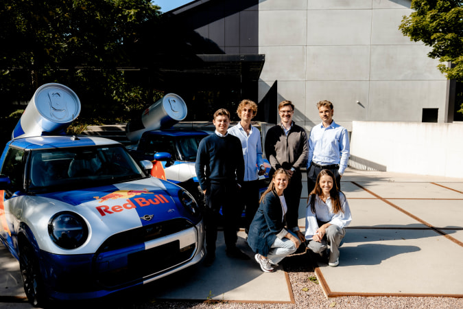 Découvrez les offres d'emploi chez Jet import - photo de l'équipe