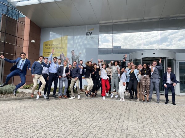 Travaillez avec nous chez EY - Image de carrière