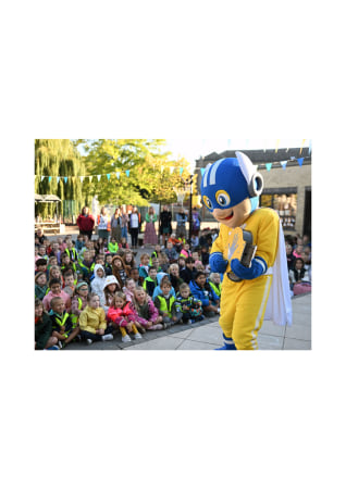 High-Five - image HR