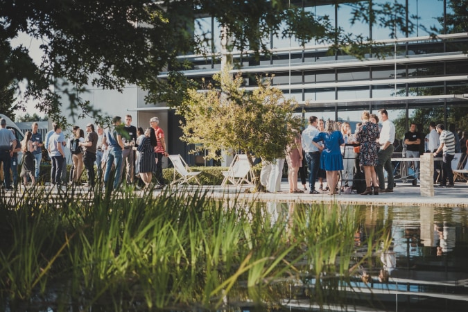 company image OMP 18