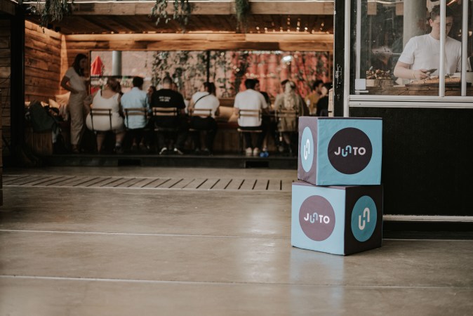 company image Junto 25